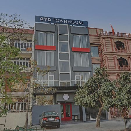 Oyo Townhouse 587 Sector 19 Ξενοδοχείο Kālkāji Devi Εξωτερικό φωτογραφία